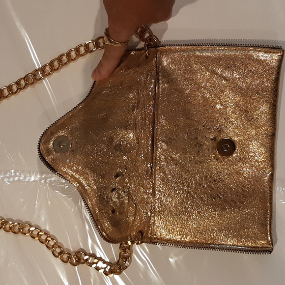 J.J Winters Women's Gold Metallic Leather Crossbody Handbag Like New - Picture 6 of 12
